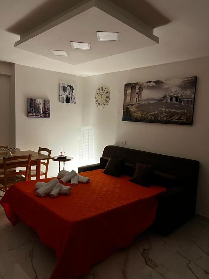 Hotel Roy Nel Cuore Di Napoli Exteriér fotografie