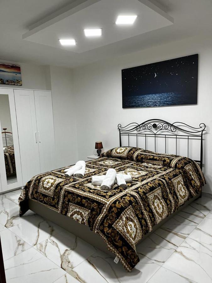 Hotel Roy Nel Cuore Di Napoli Exteriér fotografie