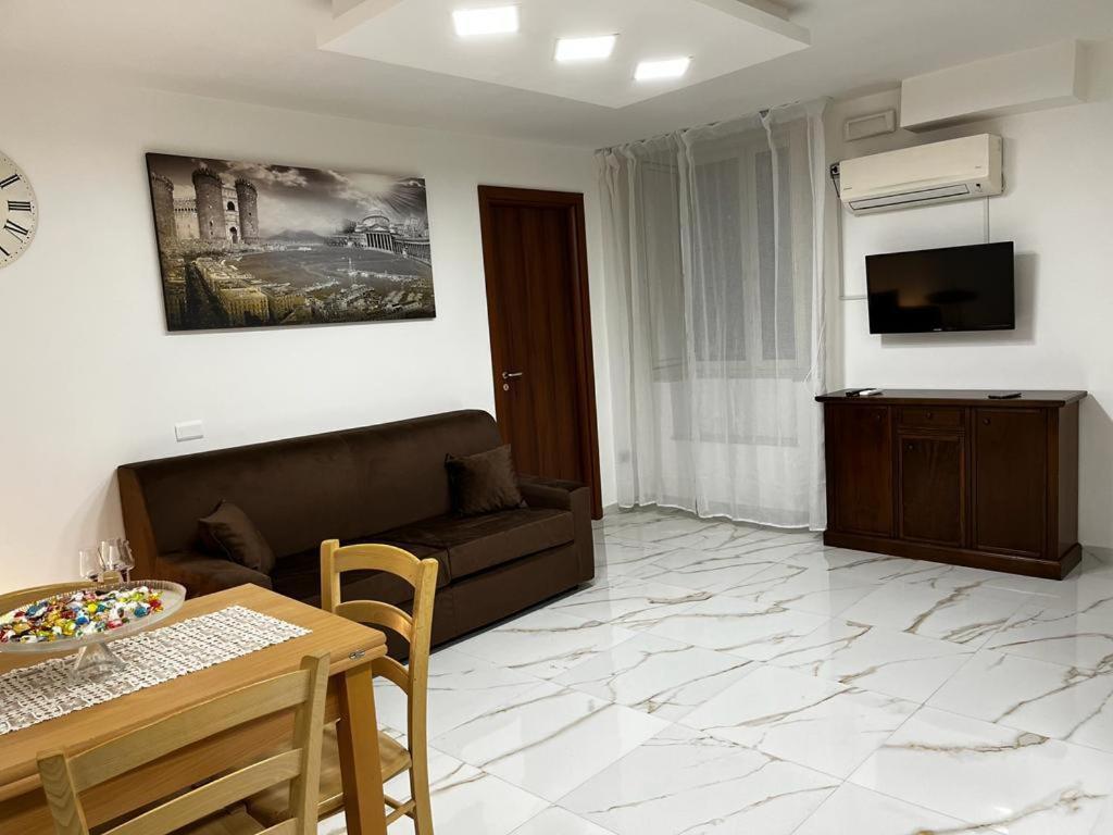 Hotel Roy Nel Cuore Di Napoli Exteriér fotografie